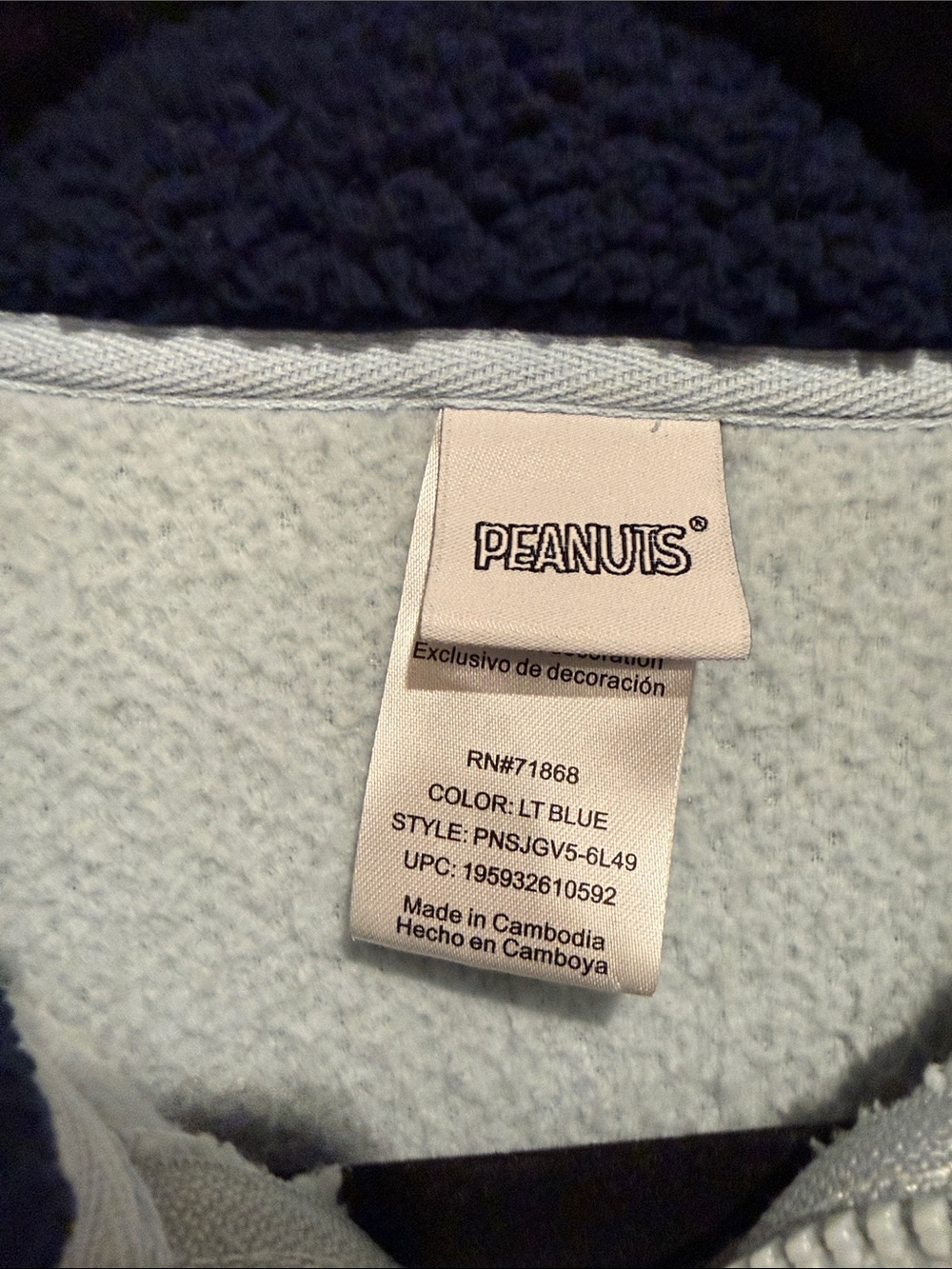 Peanuts Light Blue Sherpa Pullover with Navy Trim Ready for Knott’s Berry Farm - Picture 2 of 7